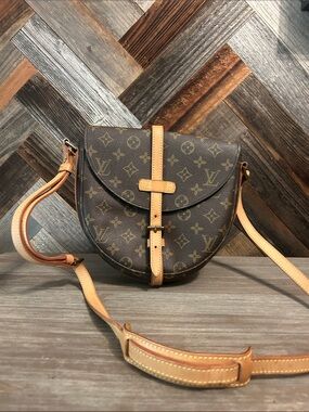 Louis Vuitton Chantilly Shoulder Bag